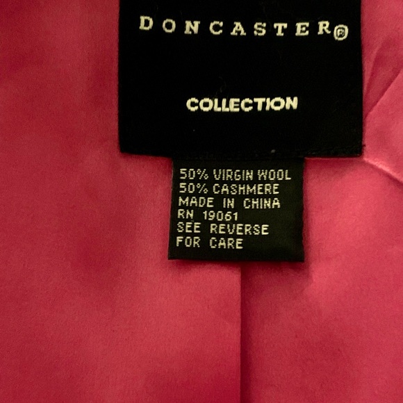 Doncaster Collection Women’s 6 S Black Cashmere Long Belted Coat pink lining EUC - Picture 4 of 10